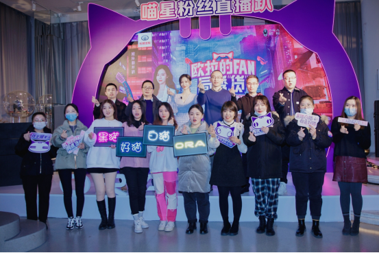 2025新澳门正版免费挂牌灯牌和男网红直播家暴妻子与男网红直播家暴妻子视频